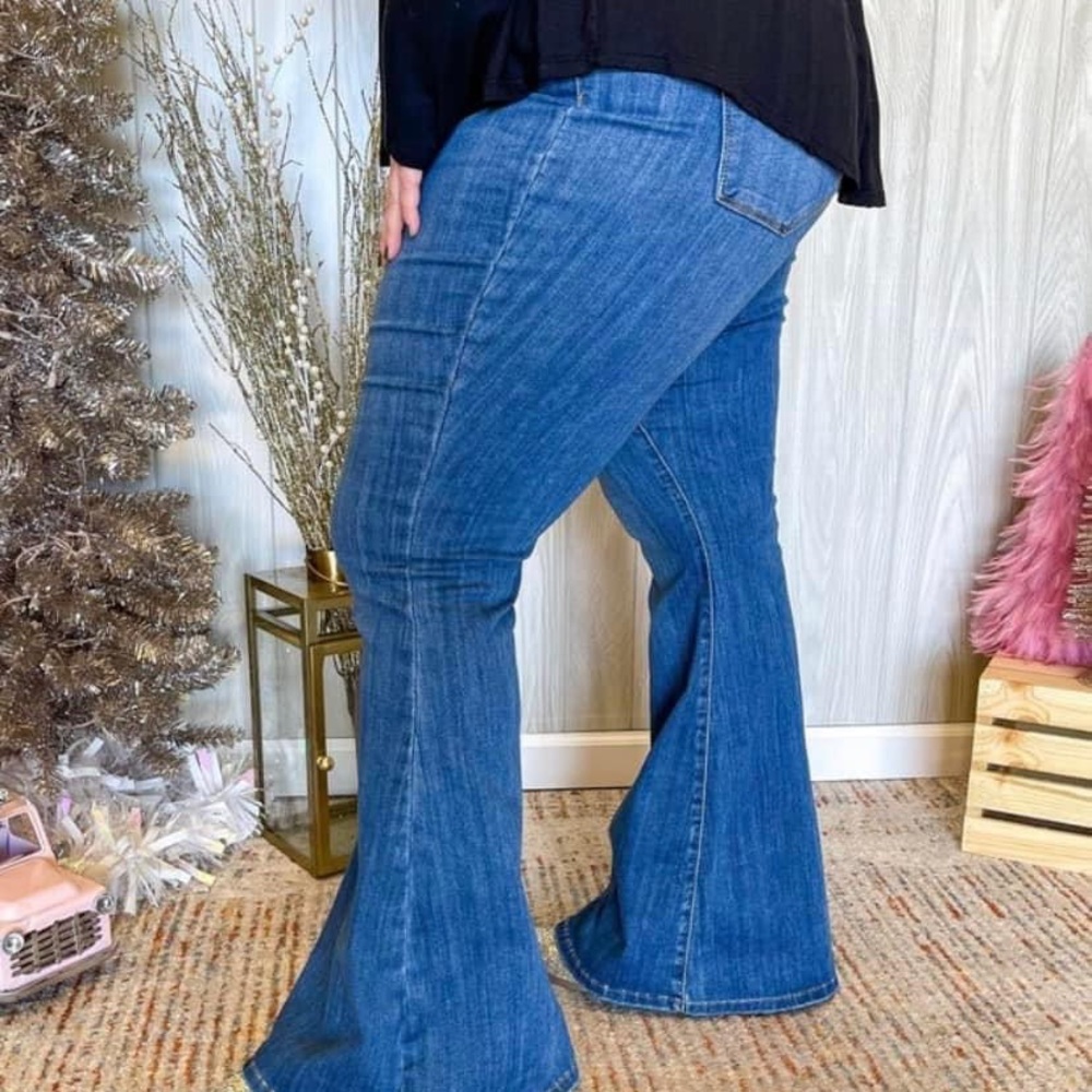 Judy Blue Jeans- High Waisted Pull On Super Flare 22W